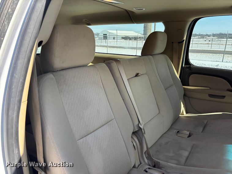 image for item DR2844 2013 Chevrolet Suburban SUV