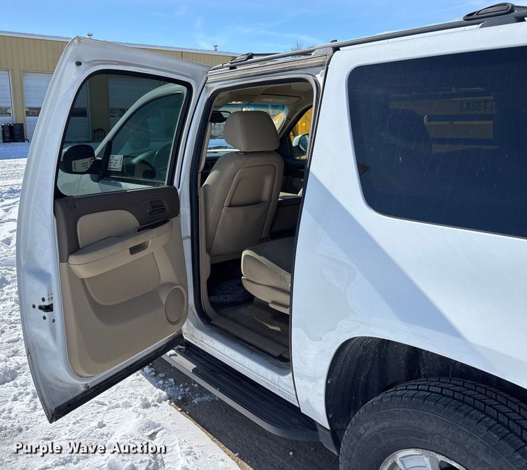 image for item DR2844 2013 Chevrolet Suburban SUV