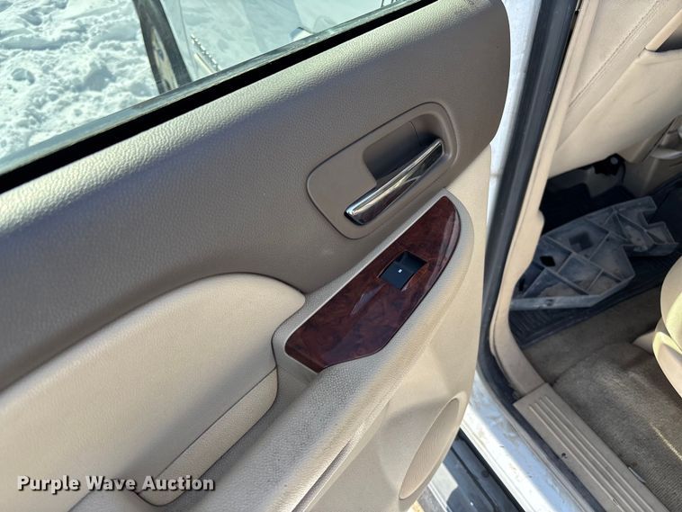 image for item DR2844 2013 Chevrolet Suburban SUV