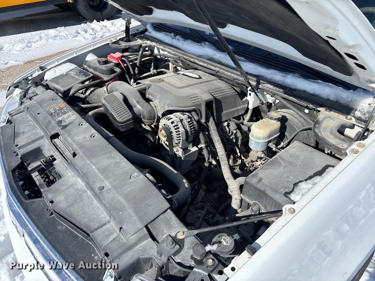 image for item DR2844 2013 Chevrolet Suburban SUV