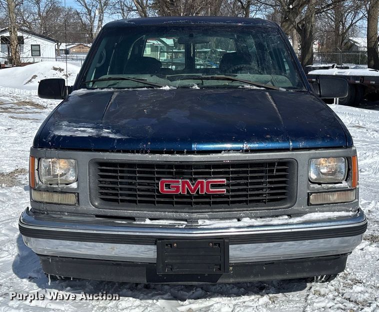 image for item DR2845 1999 GMC Suburban SUV