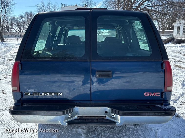image for item DR2845 1999 GMC Suburban SUV