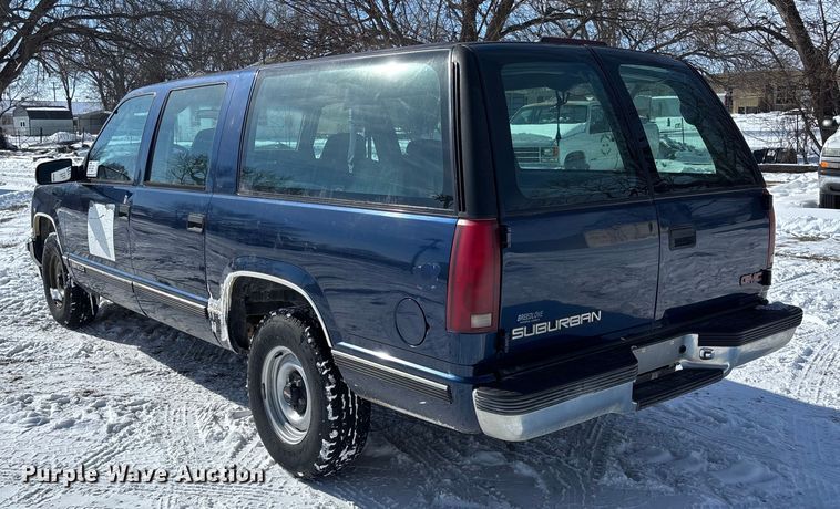 image for item DR2845 1999 GMC Suburban SUV