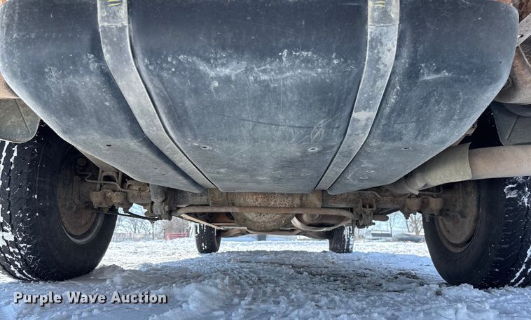 image for item DR2845 1999 GMC Suburban SUV