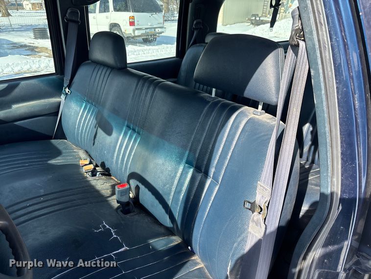 image for item DR2845 1999 GMC Suburban SUV