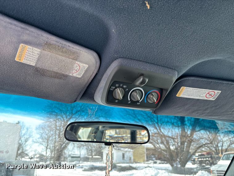 image for item DR2845 1999 GMC Suburban SUV