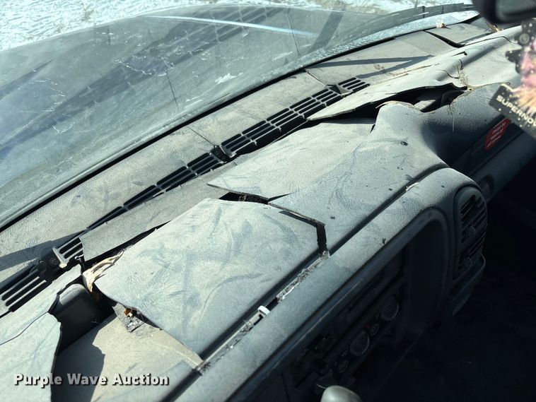 image for item DR2845 1999 GMC Suburban SUV