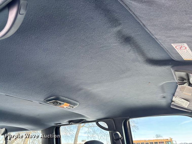 image for item DR2845 1999 GMC Suburban SUV