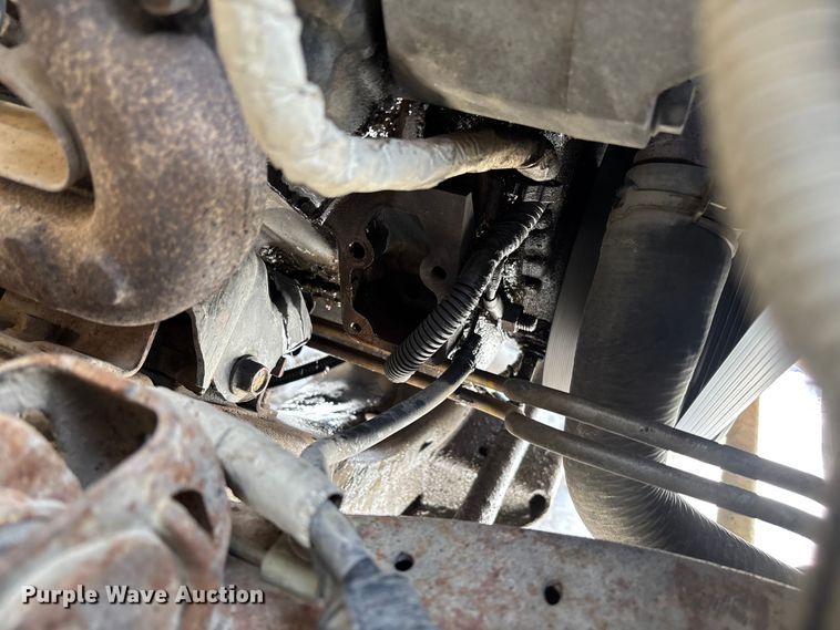 image for item DR2845 1999 GMC Suburban SUV