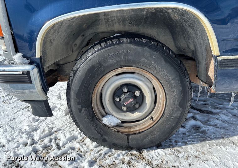 image for item DR2845 1999 GMC Suburban SUV