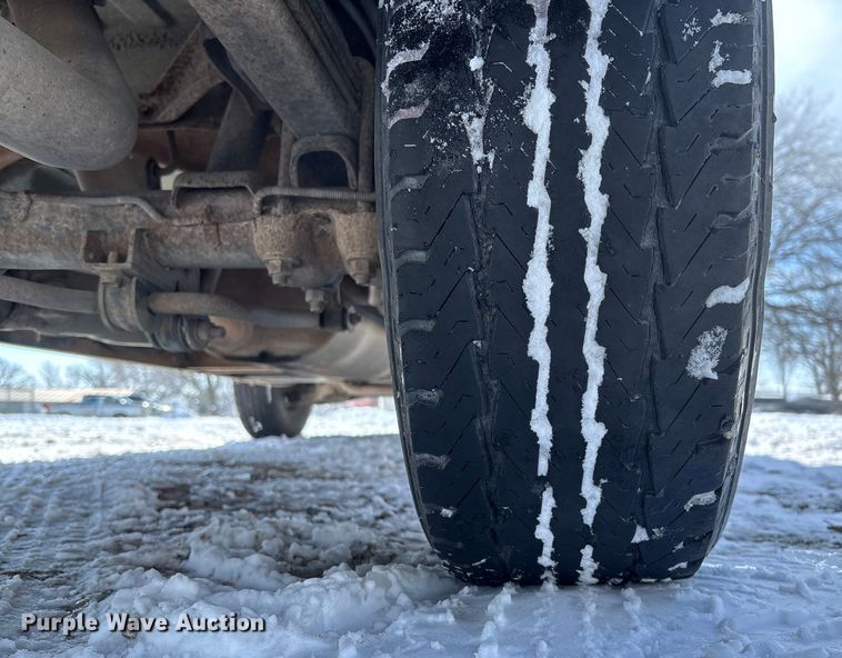 image for item DR2845 1999 GMC Suburban SUV