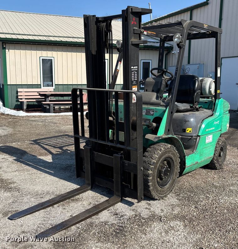 image for item DT0010 Mitsubishi FG25N forklift