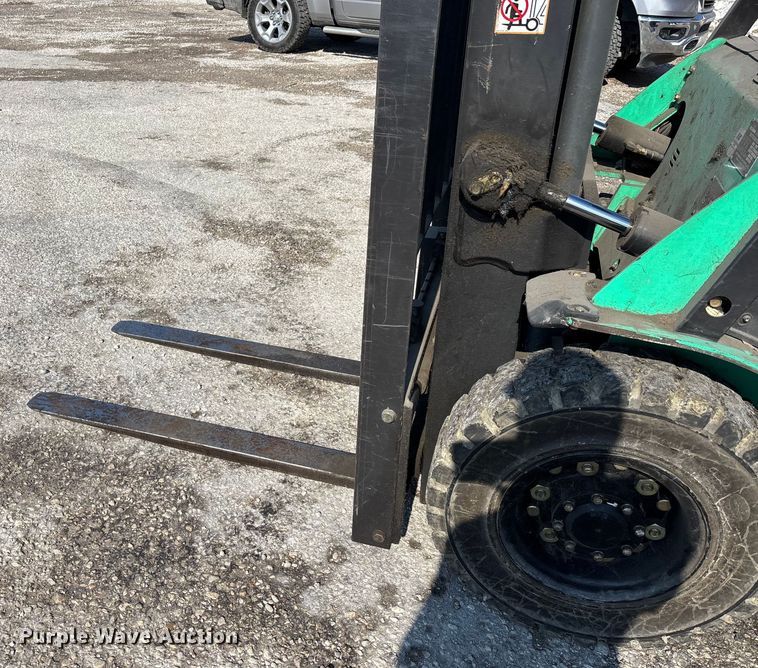 image for item DT0010 Mitsubishi FG25N forklift