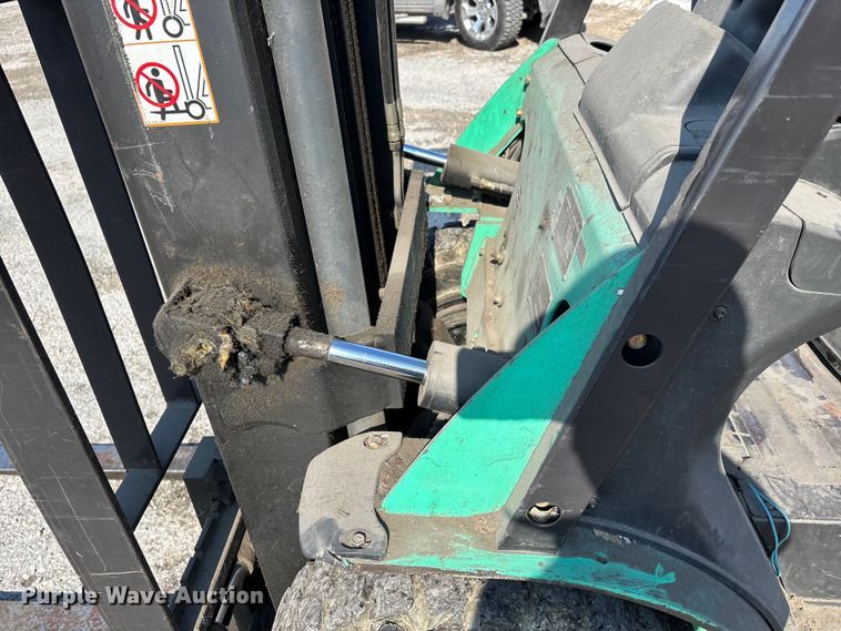 image for item DT0010 Mitsubishi FG25N forklift