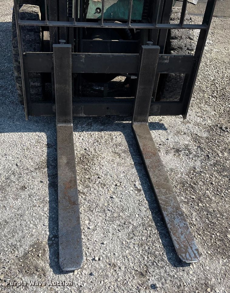 image for item DT0010 Mitsubishi FG25N forklift