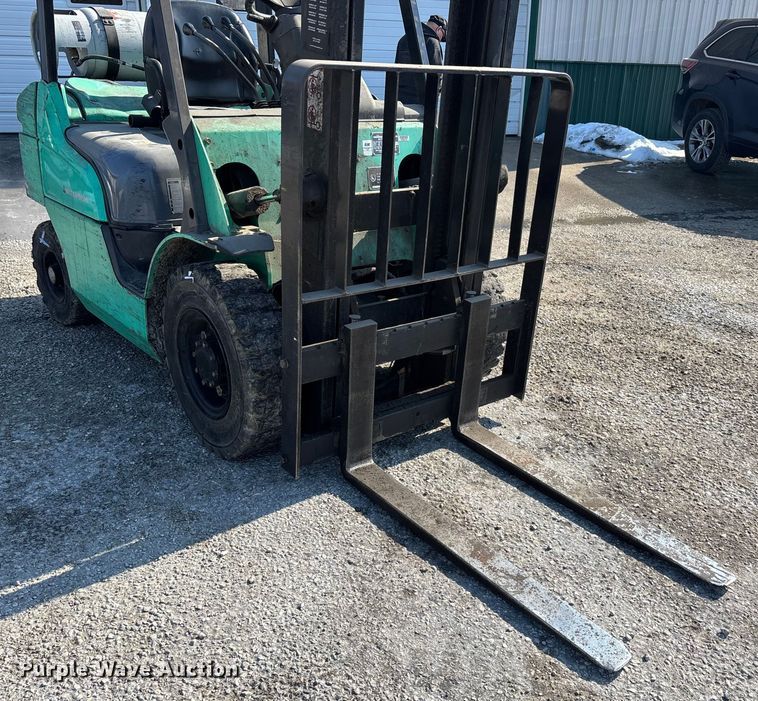 image for item DT0010 Mitsubishi FG25N forklift