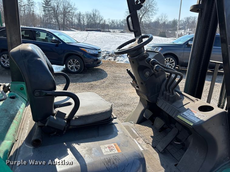 image for item DT0010 Mitsubishi FG25N forklift