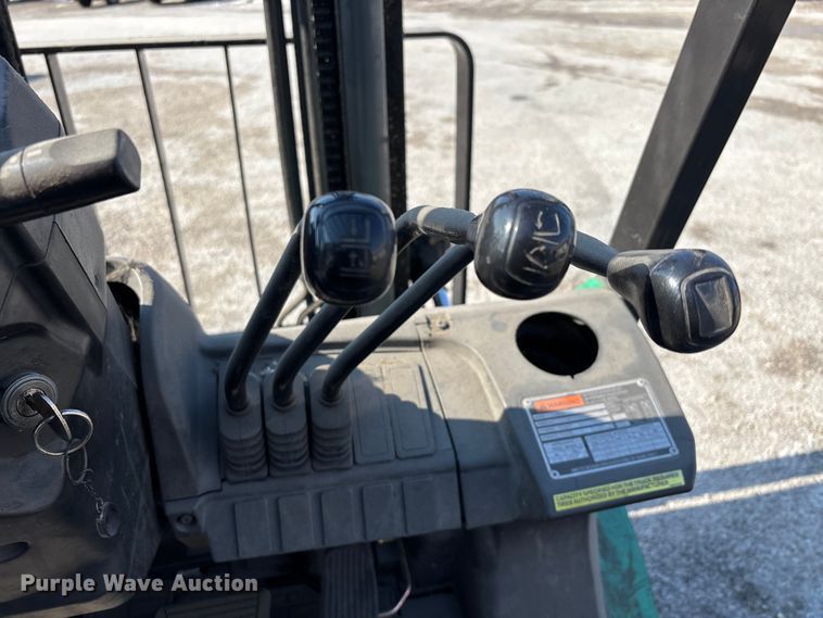 image for item DT0010 Mitsubishi FG25N forklift