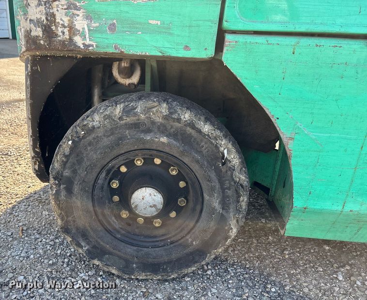 image for item DT0010 Mitsubishi FG25N forklift