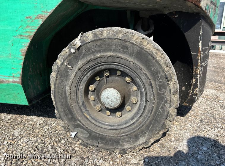 image for item DT0010 Mitsubishi FG25N forklift