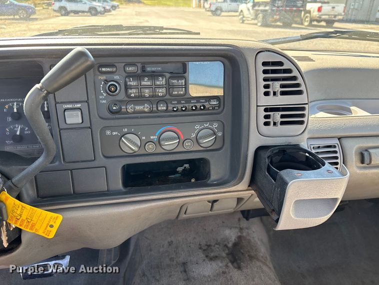 image for item DU1481 1996 Chevrolet C1500 pickup truck