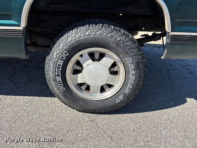 image for item DU1481 1996 Chevrolet C1500 pickup truck