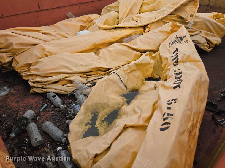 image for item DU2581 2002 Ford F-750 dump truck