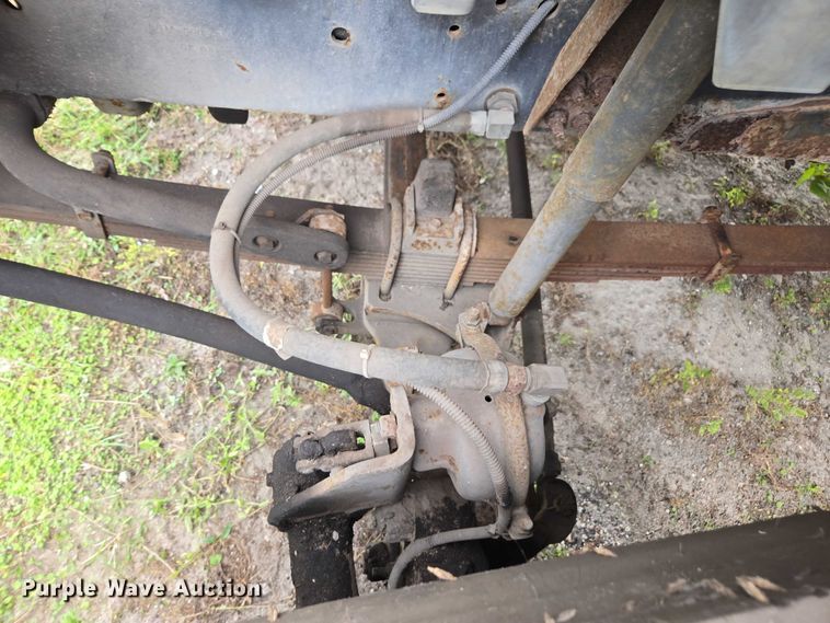 image for item DU2581 2002 Ford F-750 dump truck