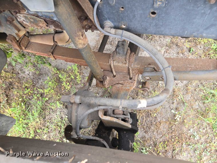 image for item DU2581 2002 Ford F-750 dump truck