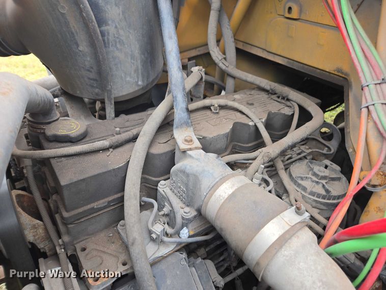 image for item DU2581 2002 Ford F-750 dump truck