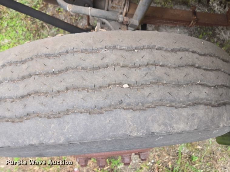 image for item DU2581 2002 Ford F-750 dump truck