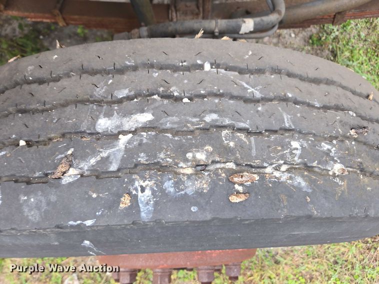 image for item DU2581 2002 Ford F-750 dump truck