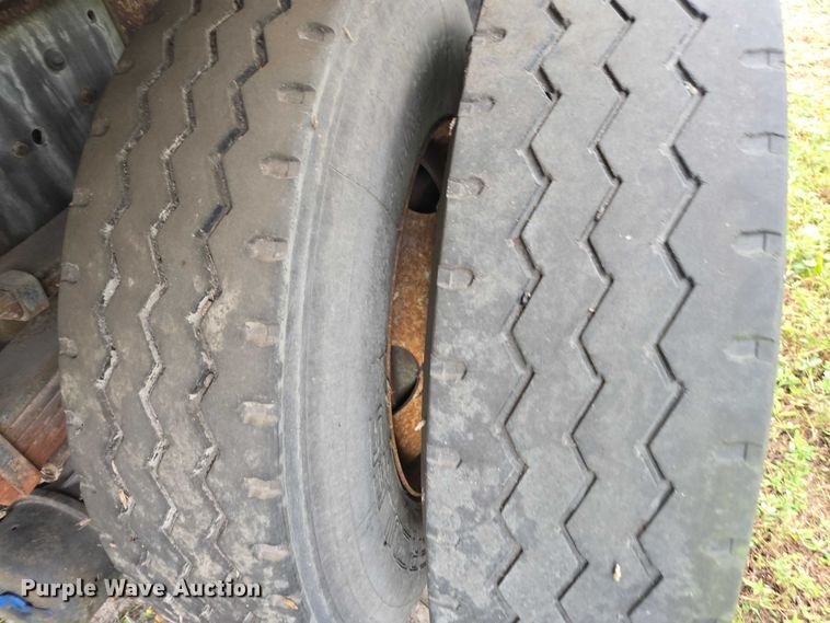 image for item DU2581 2002 Ford F-750 dump truck