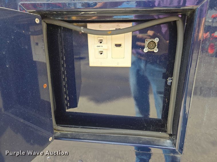 image for item DU2598 1997 Freightliner MT45 delivery truck