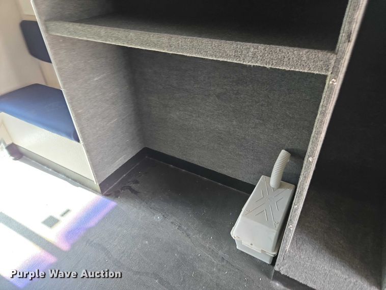 image for item DU2598 1997 Freightliner MT45 delivery truck