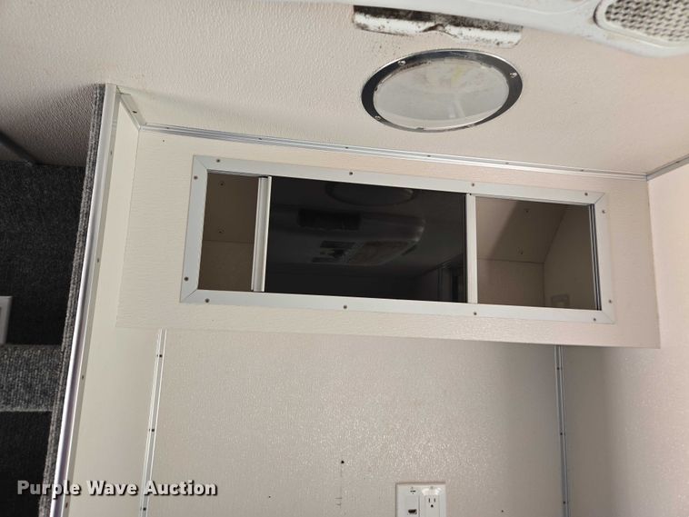 image for item DU2598 1997 Freightliner MT45 delivery truck