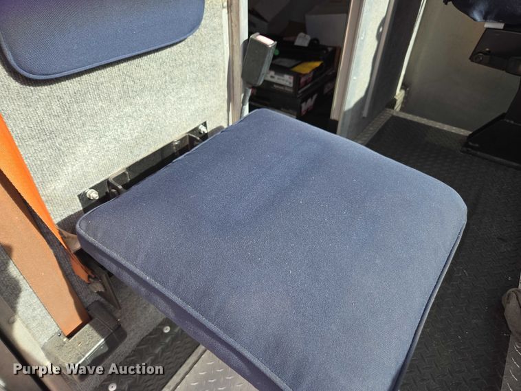 image for item DU2598 1997 Freightliner MT45 delivery truck