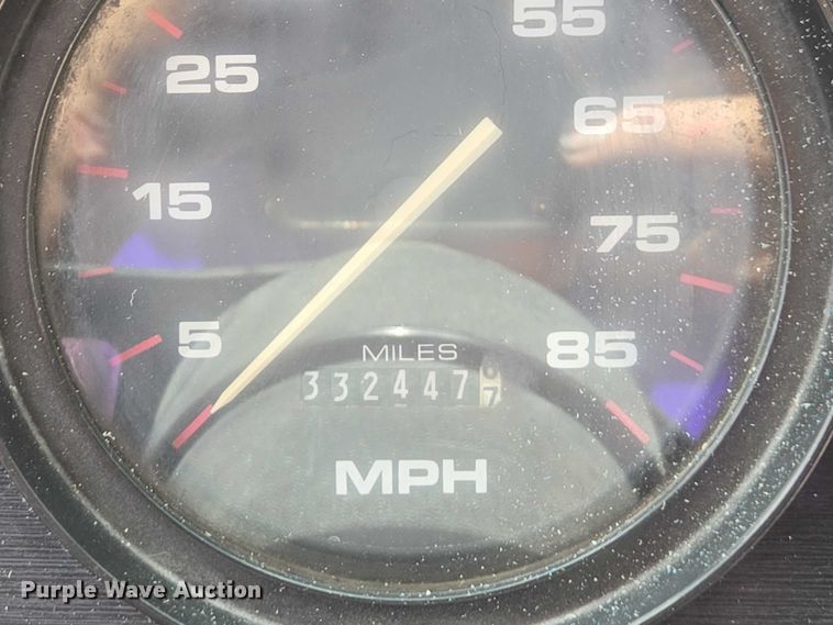 image for item DU2598 1997 Freightliner MT45 delivery truck