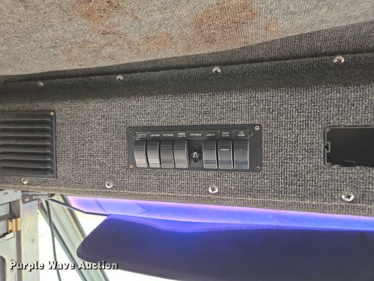 image for item DU2598 1997 Freightliner MT45 delivery truck