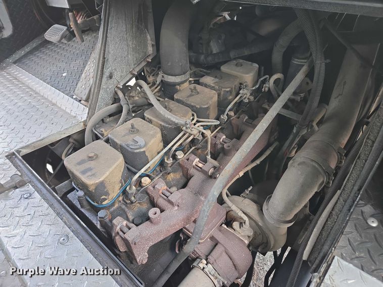 image for item DU2598 1997 Freightliner MT45 delivery truck