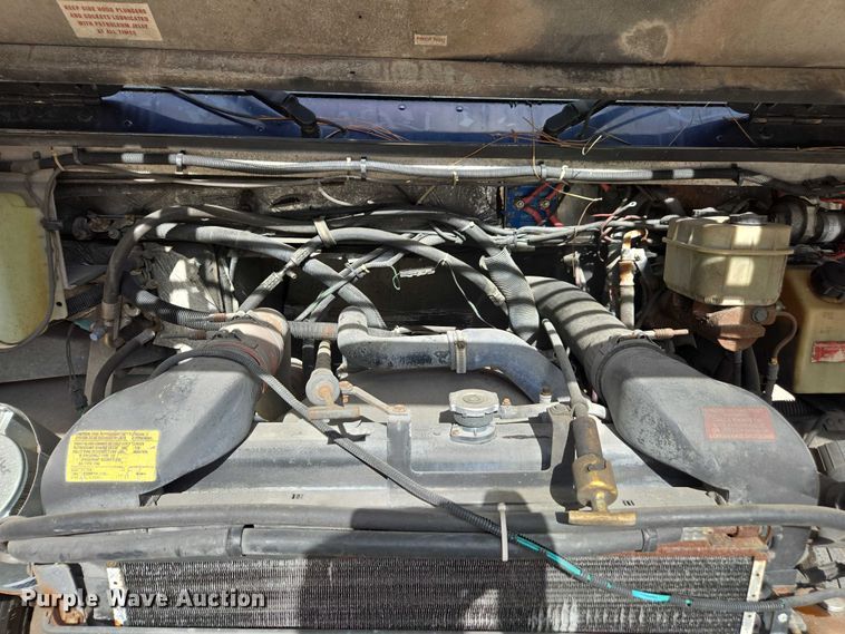 image for item DU2598 1997 Freightliner MT45 delivery truck