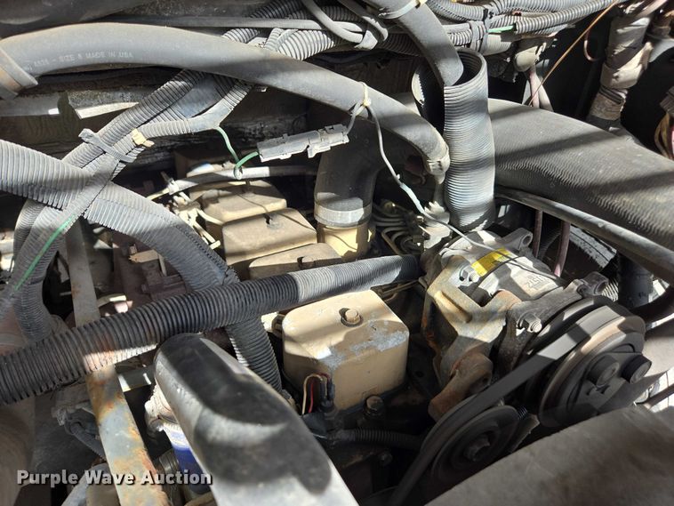 image for item DU2598 1997 Freightliner MT45 delivery truck