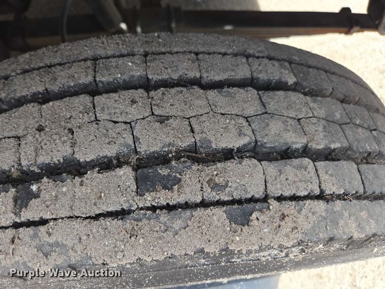 image for item DU2598 1997 Freightliner MT45 delivery truck