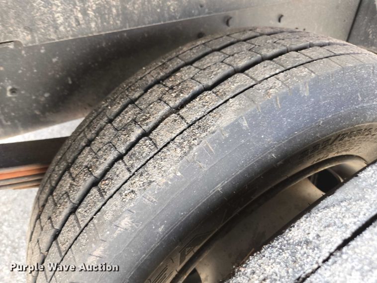 image for item DU2598 1997 Freightliner MT45 delivery truck