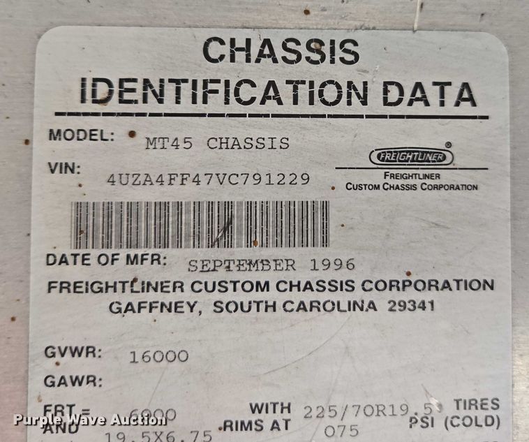 image for item DU2598 1997 Freightliner MT45 delivery truck