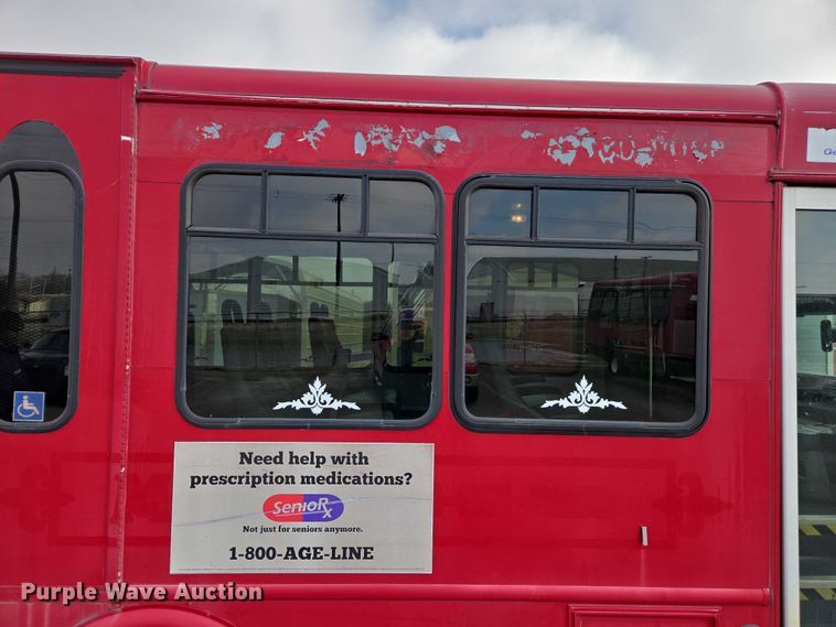 image for item DU2701 2013 Ford E350 shuttle bus