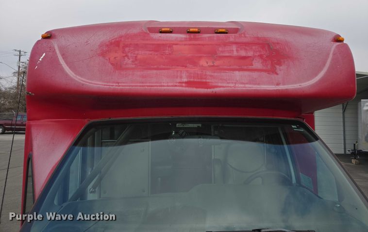 image for item DU2701 2013 Ford E350 shuttle bus