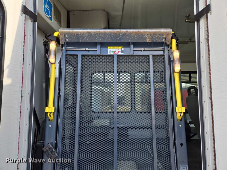 image for item DU2701 2013 Ford E350 shuttle bus