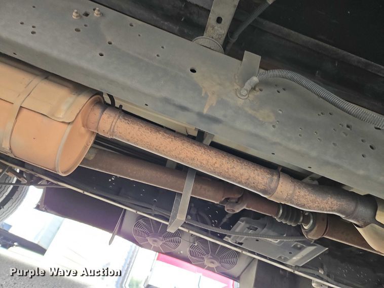 image for item DU2701 2013 Ford E350 shuttle bus