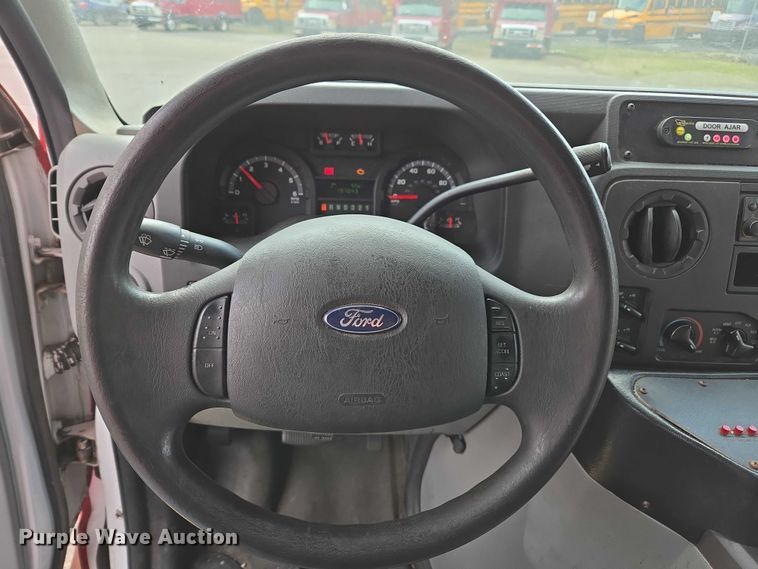 image for item DU2701 2013 Ford E350 shuttle bus